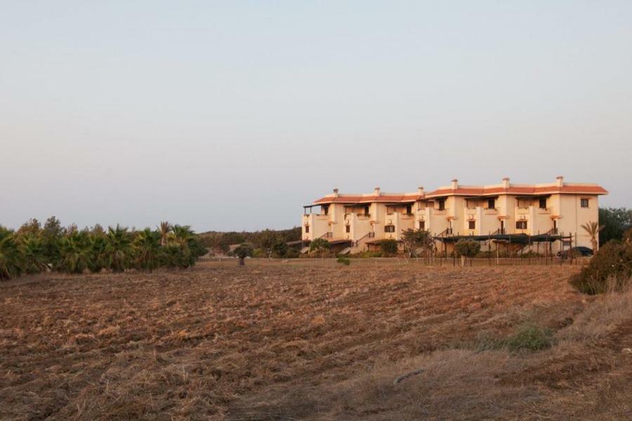 Balci Plaza Hotel And Balci Plaza Guest Bungalows Karpaz Peninsula Selenias Zewnętrze zdjęcie